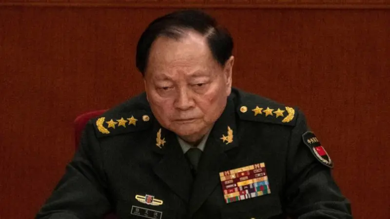 चीन: झांग यूक्सिया पीपुल्स लिबरेशन आर्मी (पीएलए) में एक चीनी जनरल हैं और वर्तमान में केंद्रीय सैन्य आयोग (सीएमसी) के प्रथम श्रेणी के उपाध्यक्ष हैं।