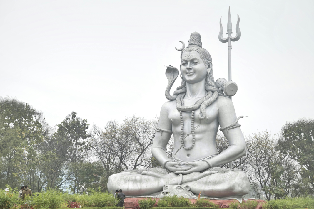 विध्वंसक व पुनर्निर्माता शिव के रूप